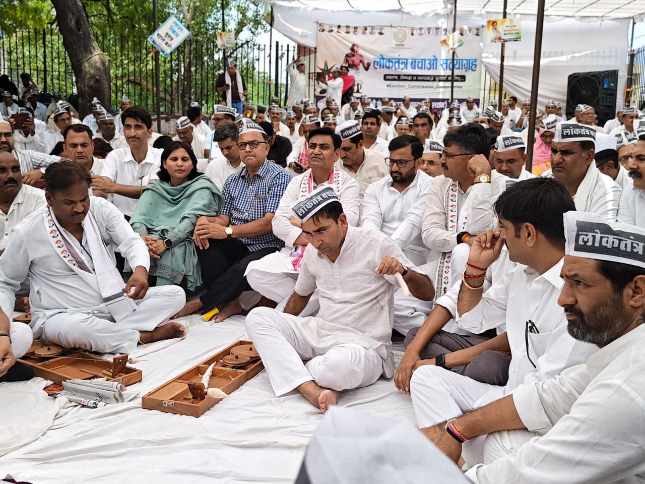 चुनाव आयोग की निष्पक्षता और लोकतंत्र की रक्षा के लिए जयपुर में ऐतिहासिक “लोकतंत्र बचाओ सत्याग्रह”