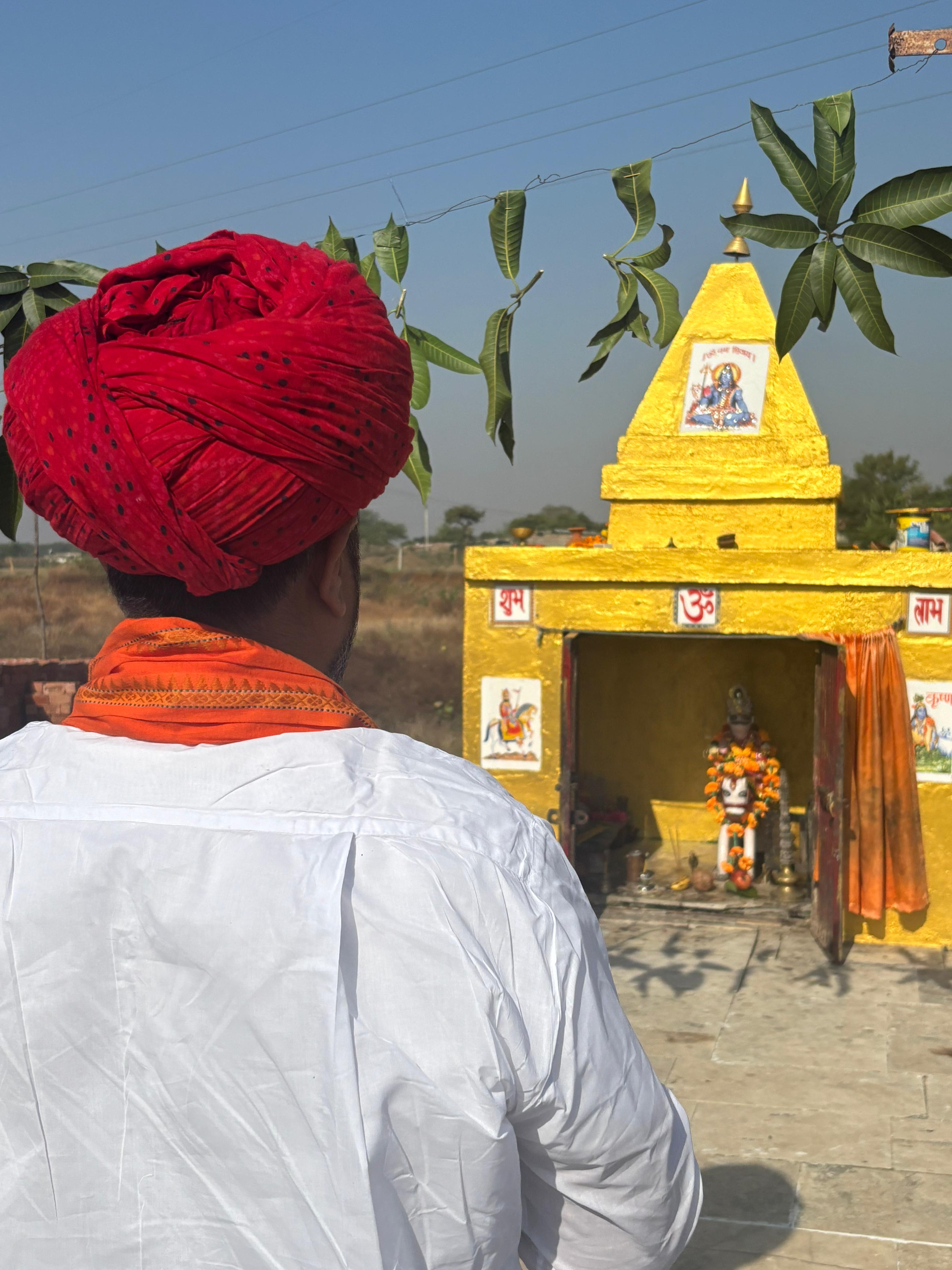 सिरावदा में देवनारायण मंदिर का भूमिपूजन सम्पन्न, मालासेरी डूंगरी के पुजारी हेमराज पोसवाल रहे विशेष अतिथि