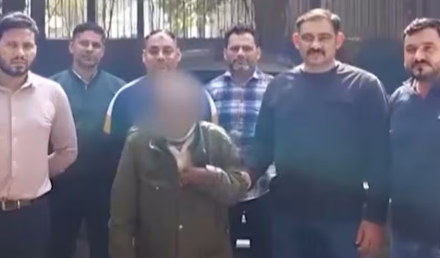 दिल्ली में तांत्रिक अनुष्ठान के नाम पर तीन लोगों की संदिग्ध मौत, पुलिस ने बुज़ुर्ग आरोपी को हिरासत में लिया