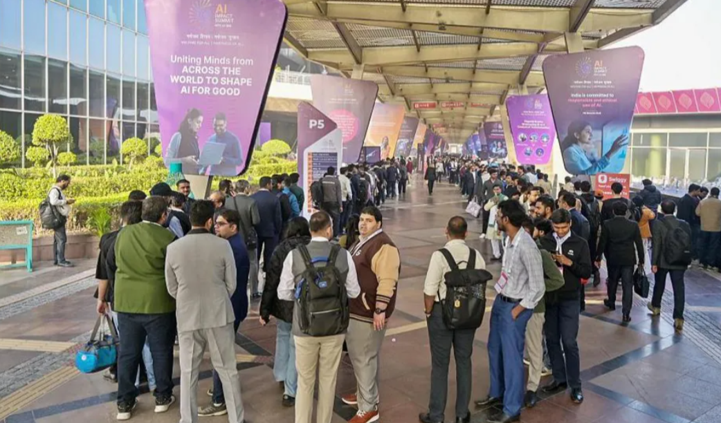 भारत का ऐतिहासिक एआई शिखर सम्मेलन क्यों विवादों में घिरा? पहले दिन की अव्यवस्था ने उठाए बड़े सवाल