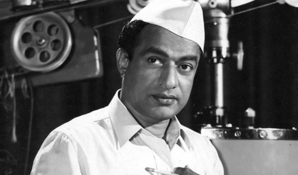 ‘वी. शांताराम’ : सिद्धांत चतुर्वेदी महान फिल्मकार की बायोपिक में नजर आएंगे, फर्स्ट लुक जारी