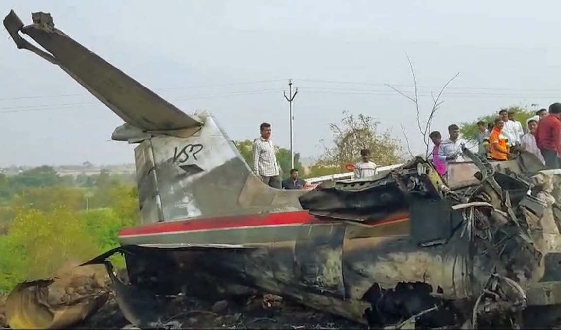 महाराष्ट्र विमान हादसा: 35 मिनट की उड़ान, फिर तबाही