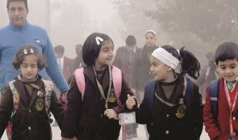 जयपुर में कड़ाके की ठंड का कहर: जिला प्रशासन ने बढ़ाई स्कूलों की छुट्टियां, 5वीं तक अब 10 जनवरी तक अवकाश