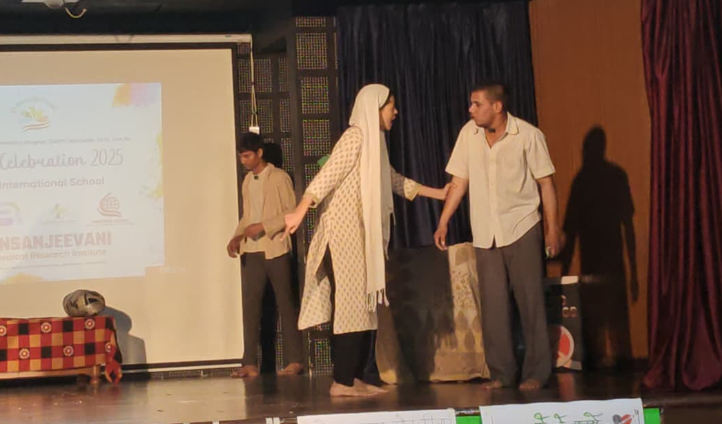 नाटक - तलब (मज़े से मौत का सफर) का मंचन कर नशा मुक्ति का संदेश दिया