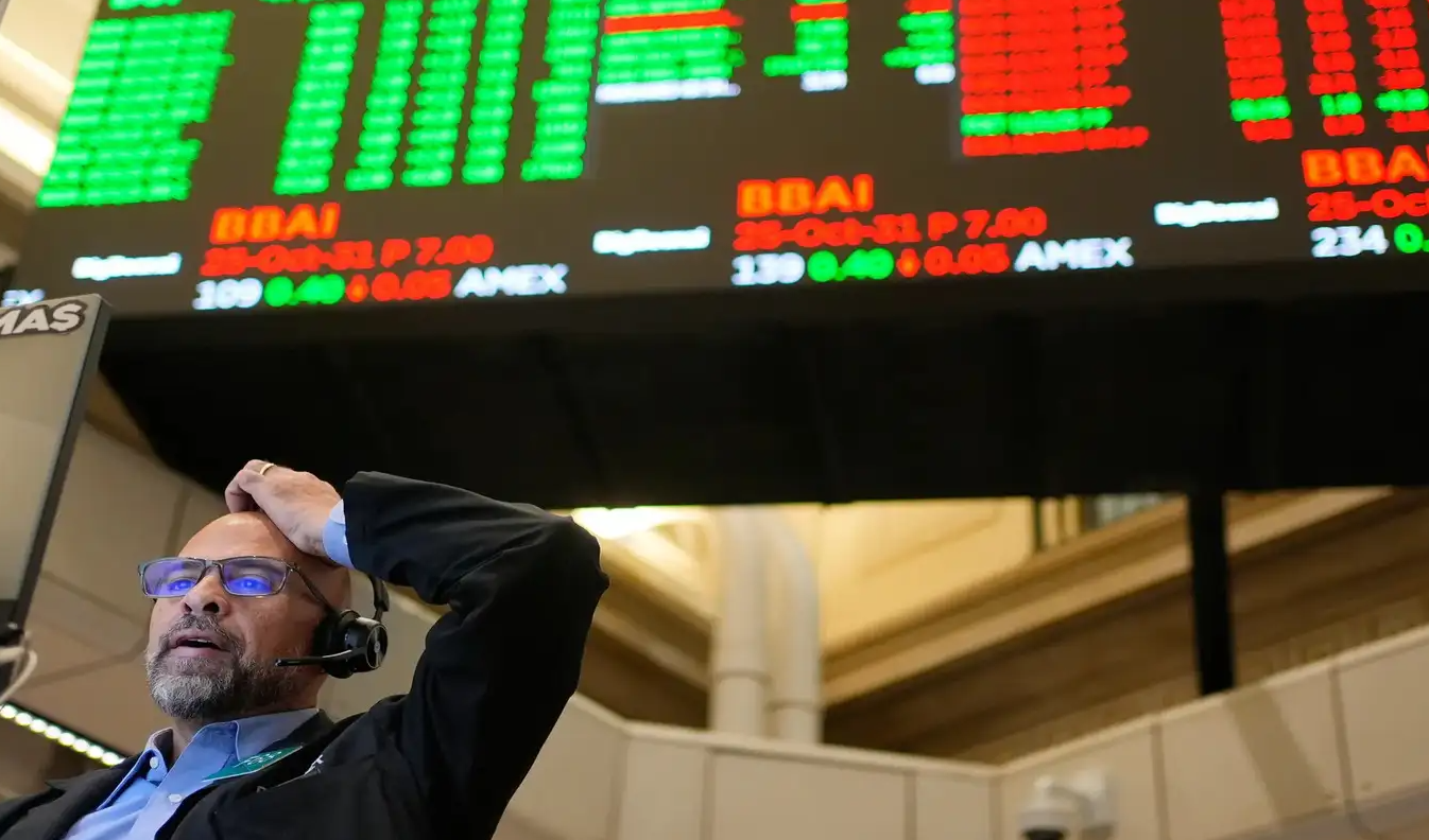 Global Markets Rally as Tech Stocks Recover; Investors Await Crucial US Economic Data